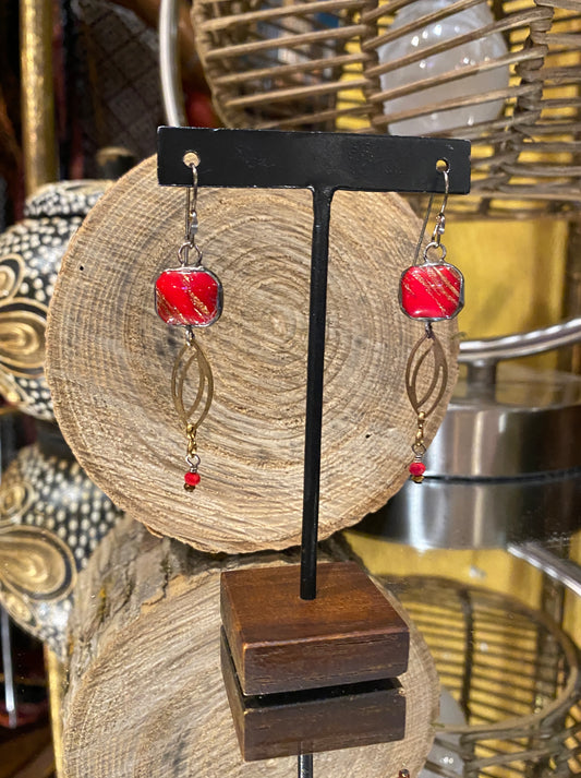 Vintage Glass & Brass Chain Earrings - Marbled Red