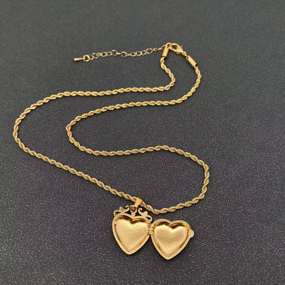 Openable Flowers Heart Locket Gold-plated Necklace