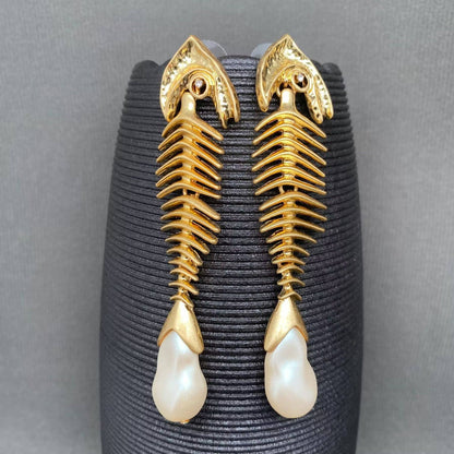 Vintage Baroque Pearl Inlaid Fishbone 18K Golden Earrings
