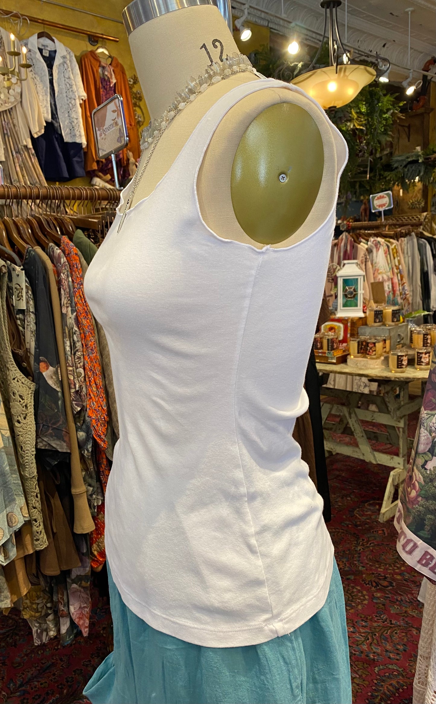 Fitted Tank Top w/ Lettuce Hem - White