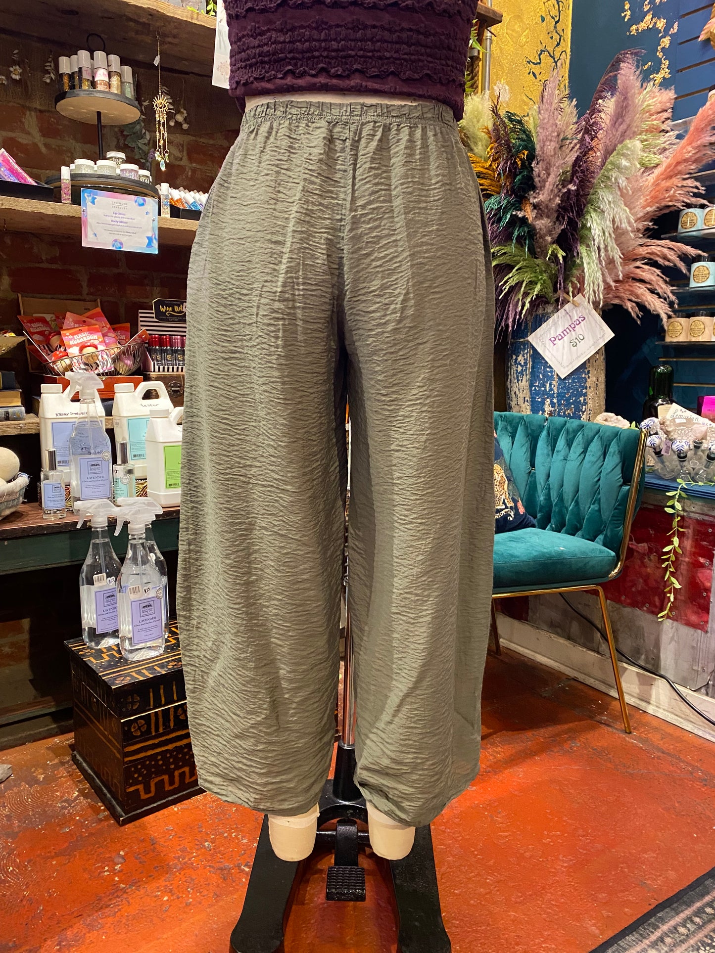 Barrel Crop Parachute Pant - Clay