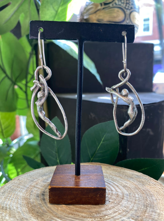 Fine Silver Rope Acrobat Ladies Earring *425E-10