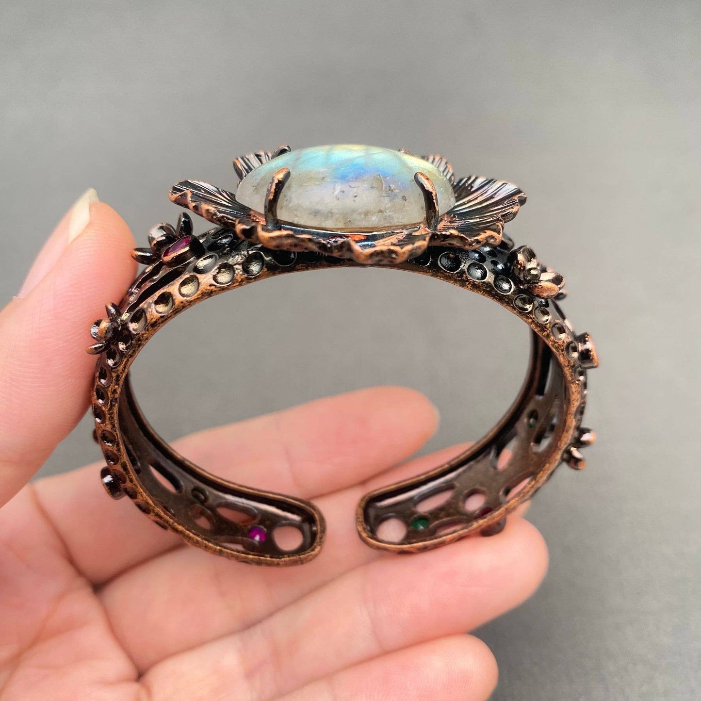 Vintage Natural Stone Anemousite Inlaid Bronze Cuff - CS