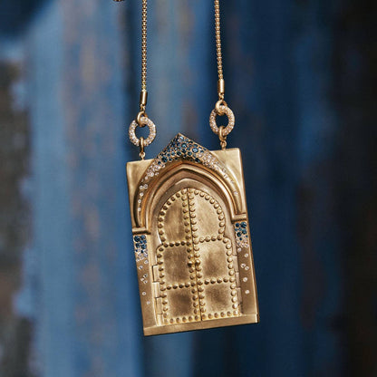 Tarot Rebirth Locket – Butterfly Gold Pendant