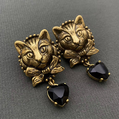Vintage Black Heart-shaped Glass Cat Head Post Earrings