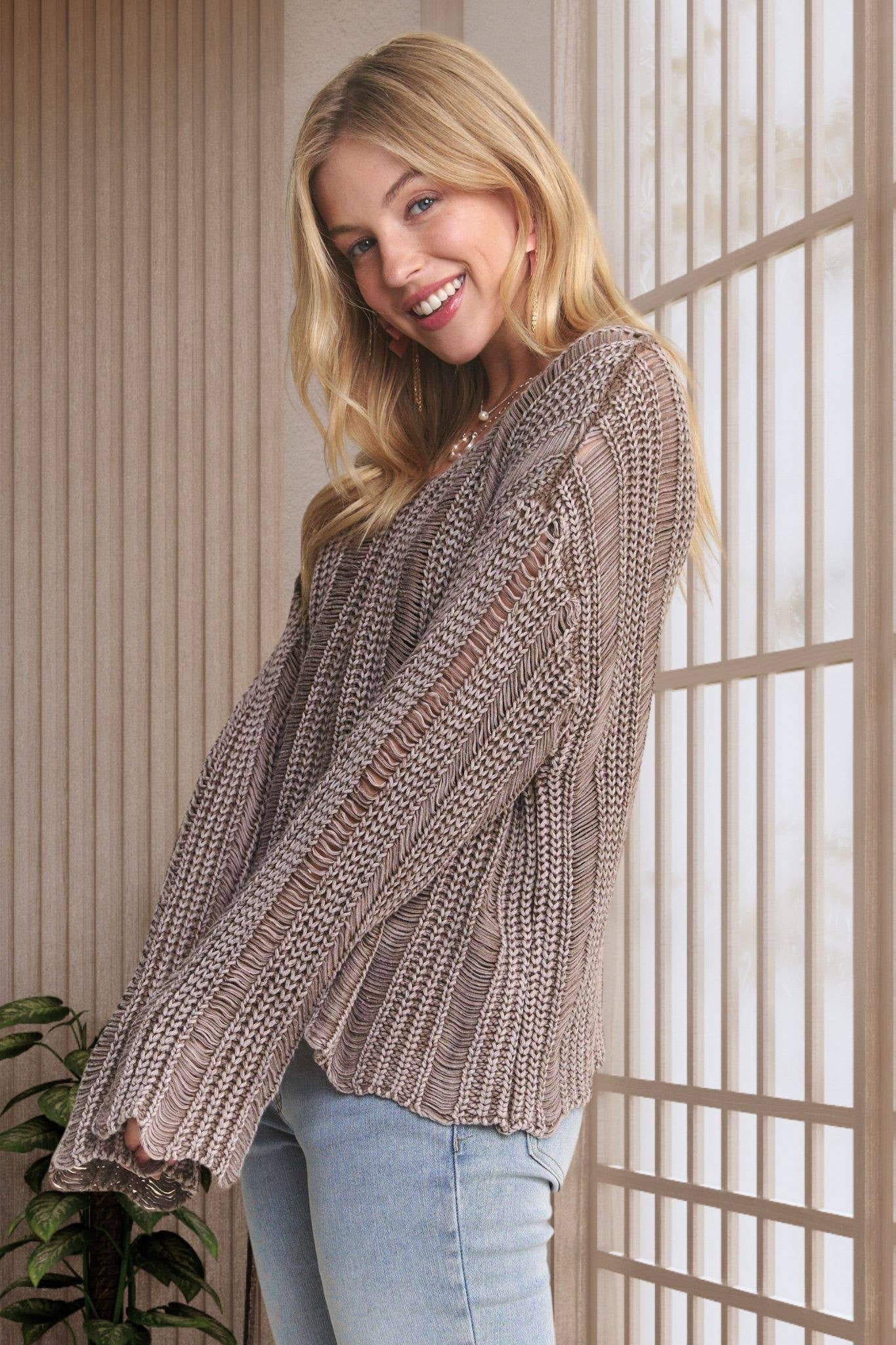 DISTRESSED MINERAL WASHED SWEATER - Mocha