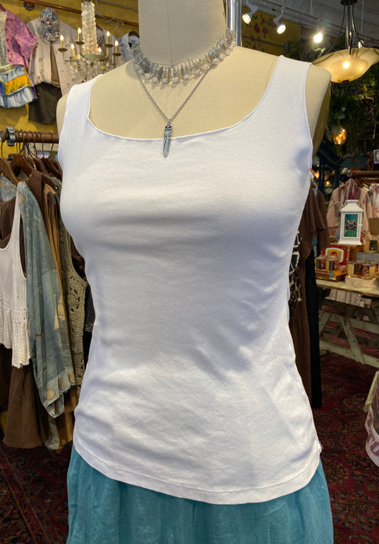 Fitted Tank Top w/ Lettuce Hem - White