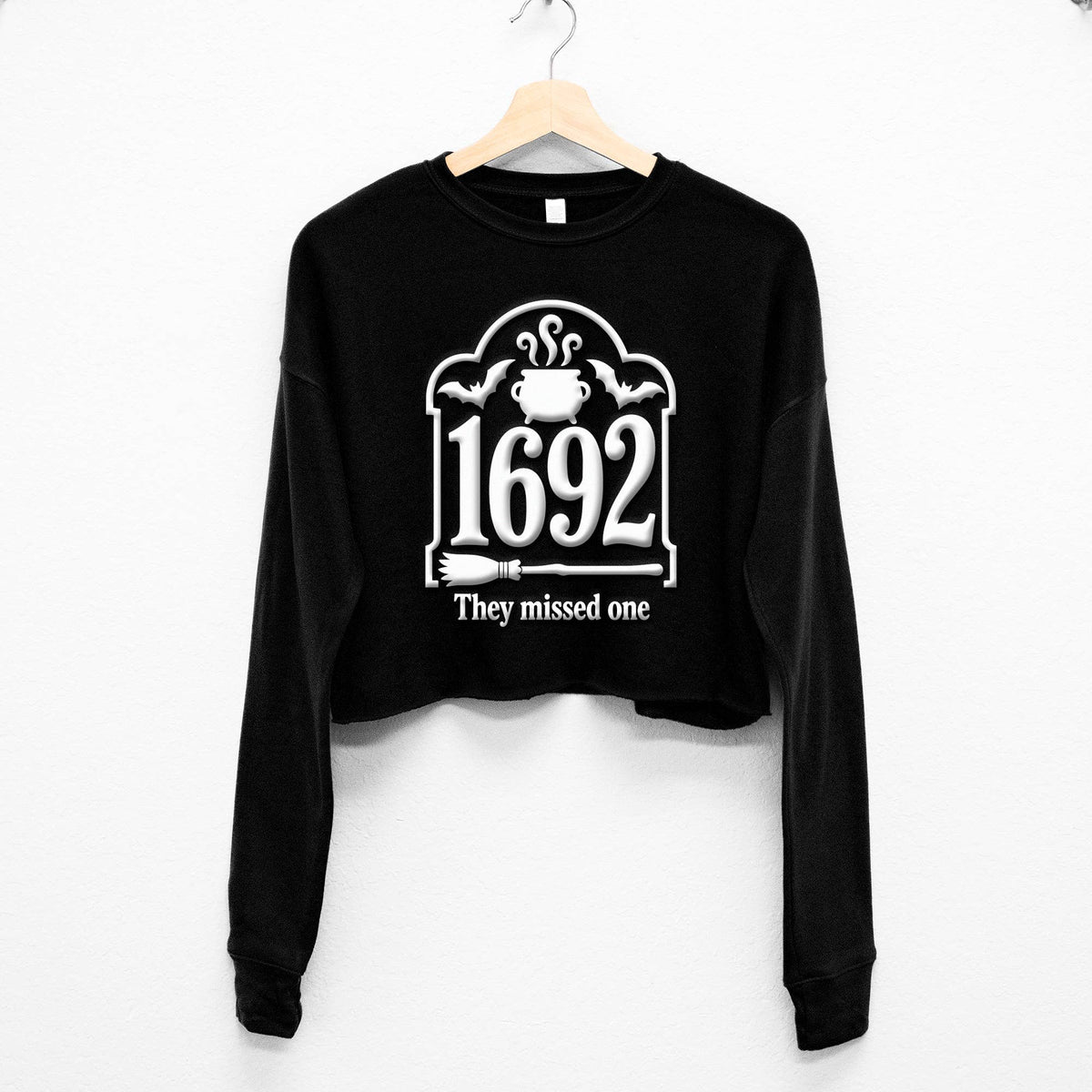 PUFF PRINT 1692 Witch Women's Halloween Cropped Sweatshirt