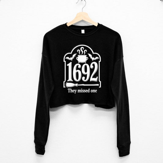 PUFF PRINT 1692 Witch Women's Halloween Cropped Sweatshirt