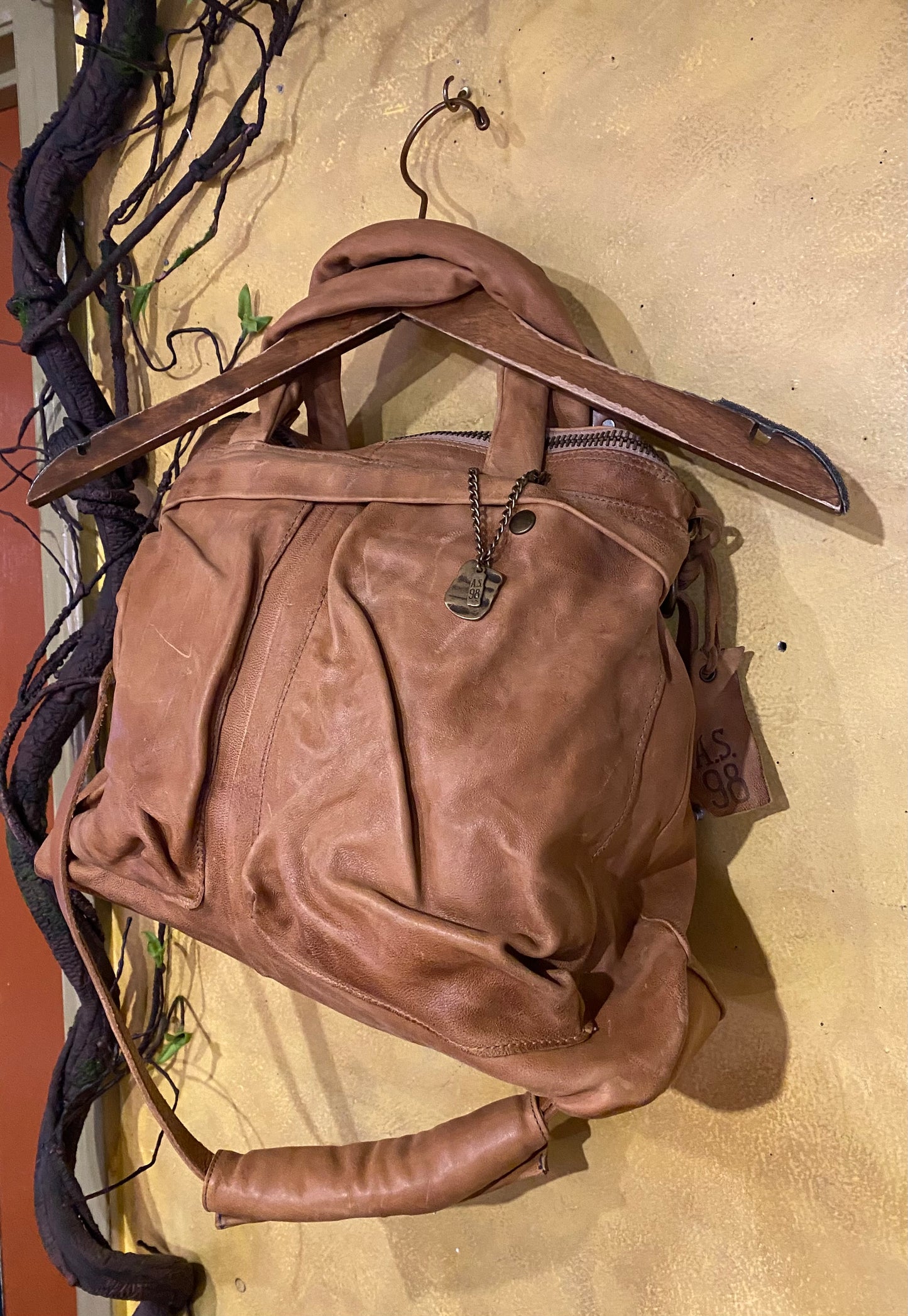 Large Leather Crossbody Bag - Camel