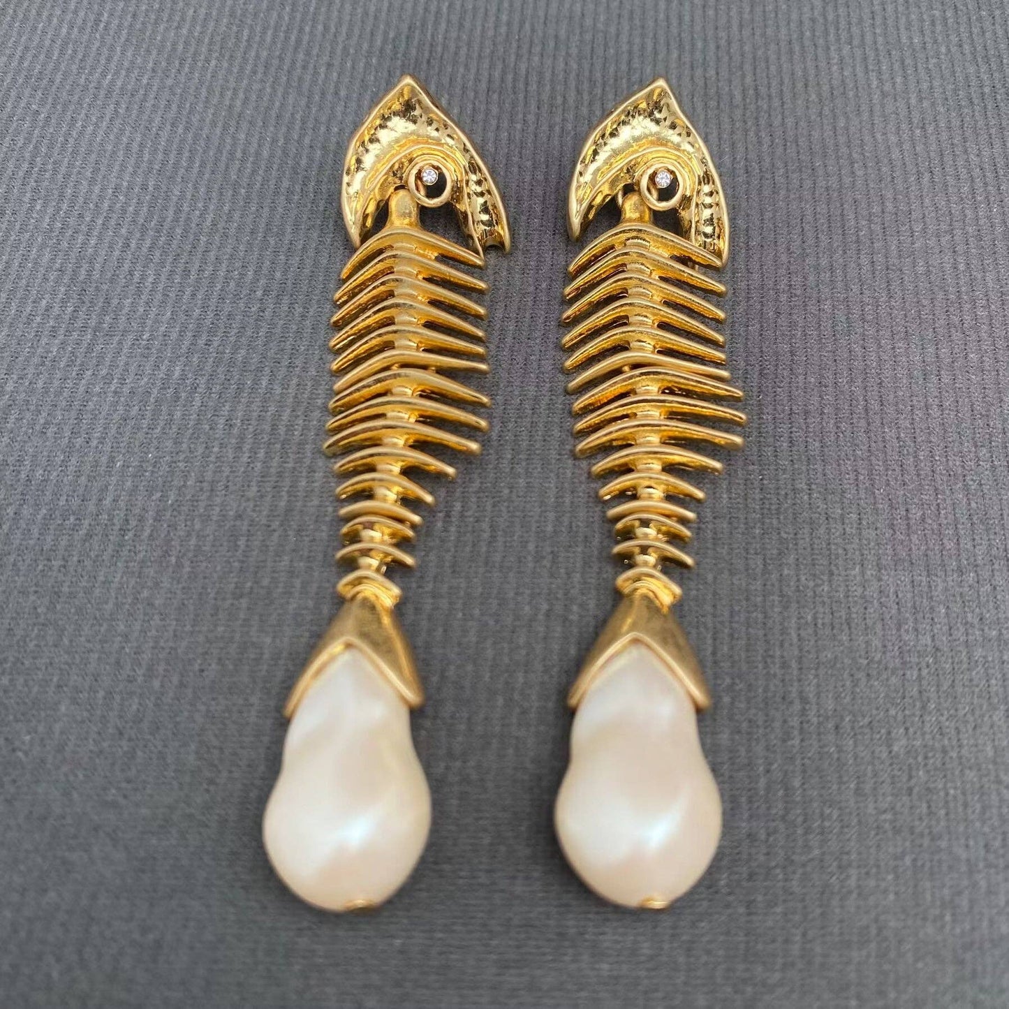 Vintage Baroque Pearl Inlaid Fishbone 18K Golden Earrings
