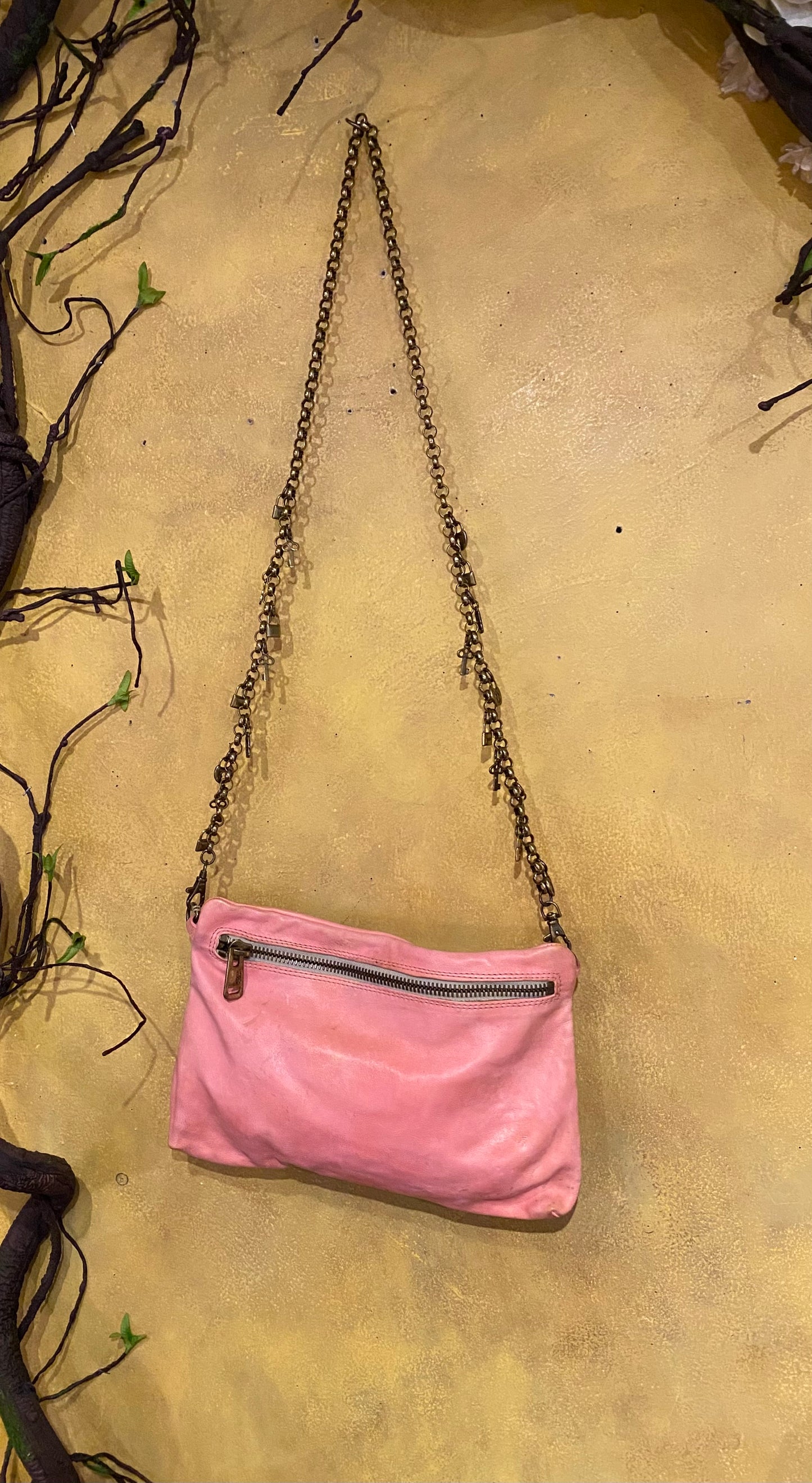 Wallace Chain Crossbody - Pink