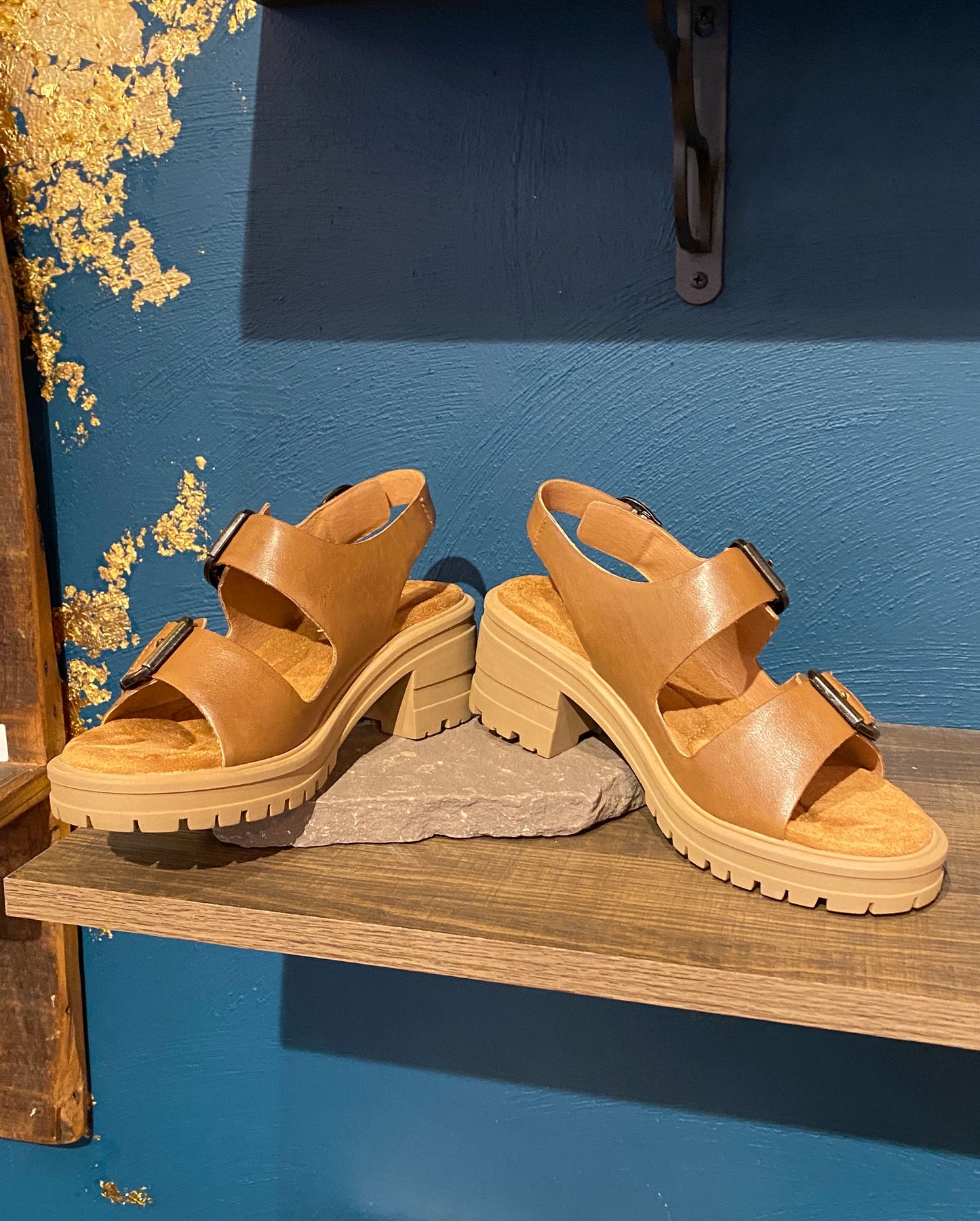 Honey Sandal - Nuthatch Bosnia