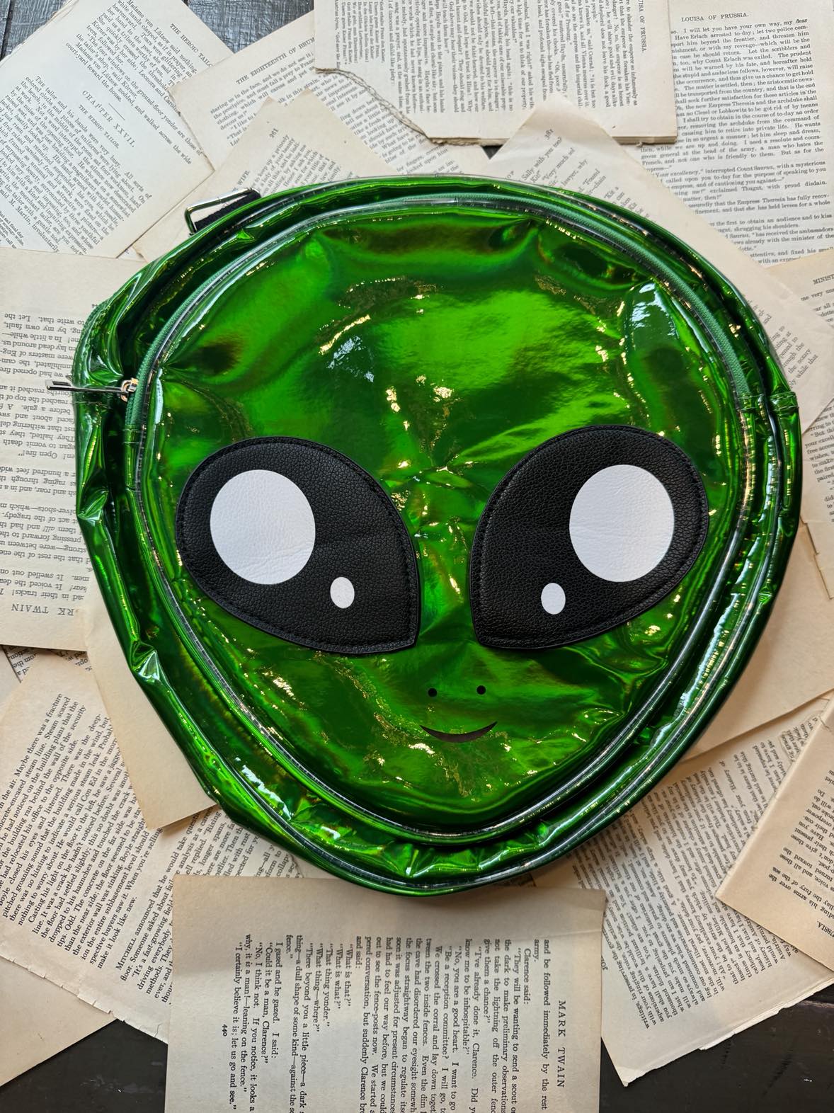 Alien Head Backpack - Green