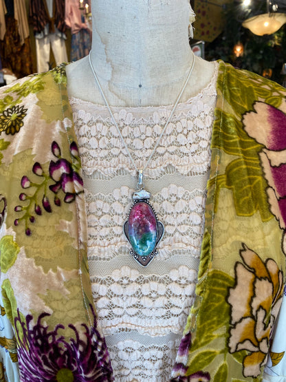 Dyed Agate Pearl Pendant