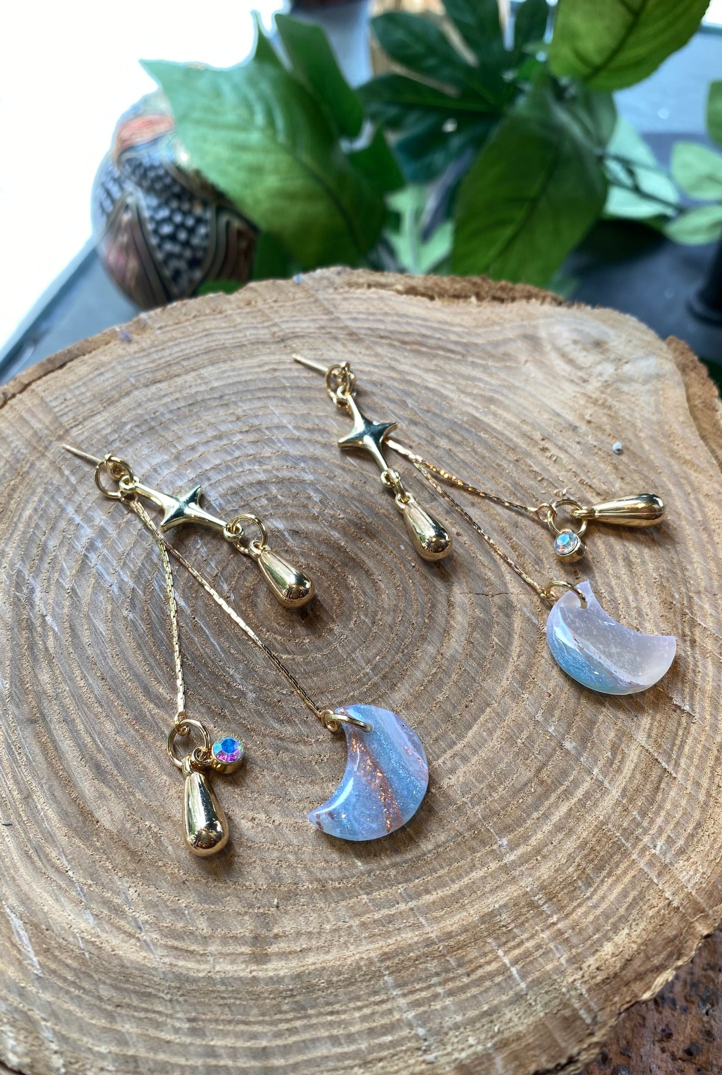 Blue Geode Moon Drops *E17