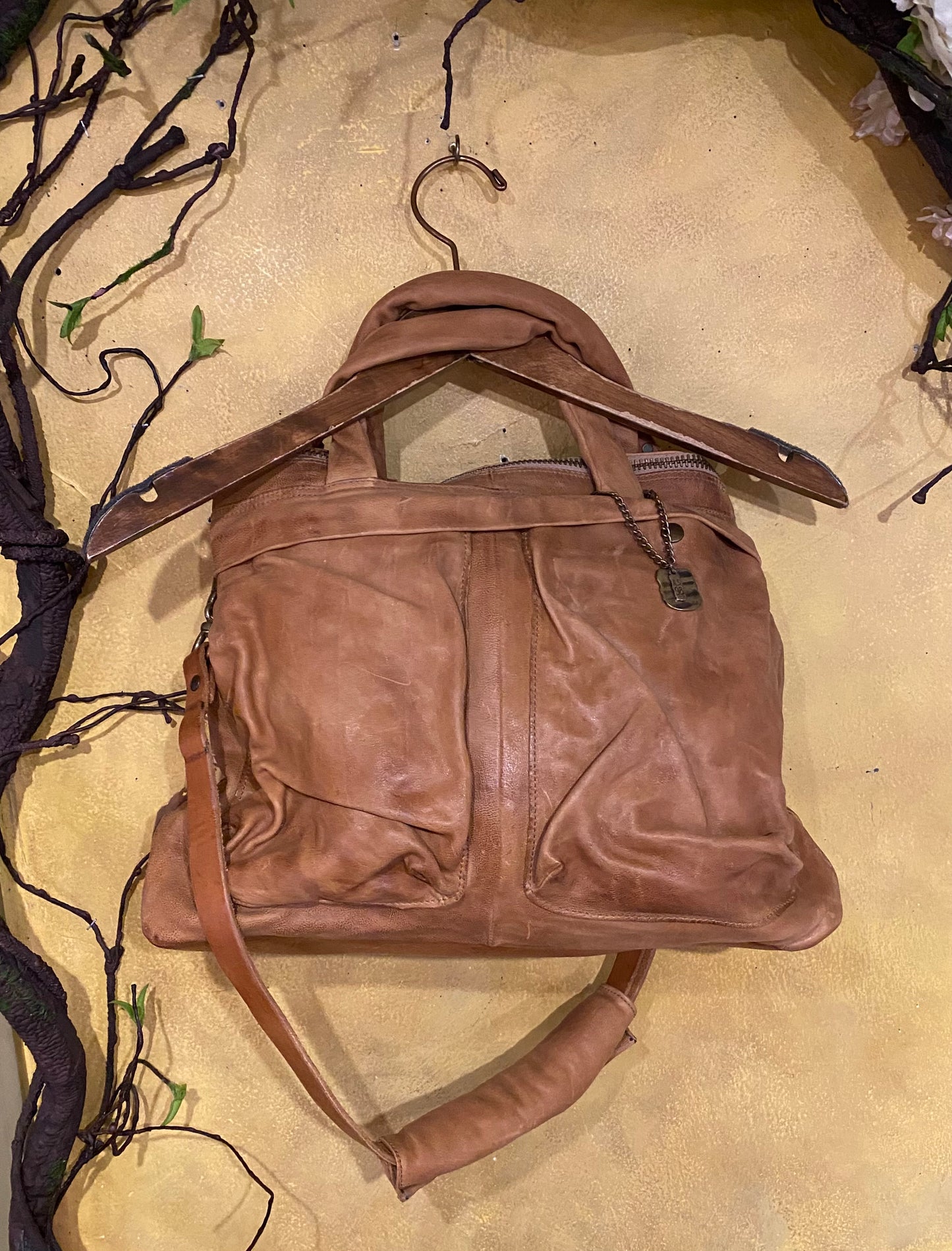 Large Leather Crossbody Bag - Camel