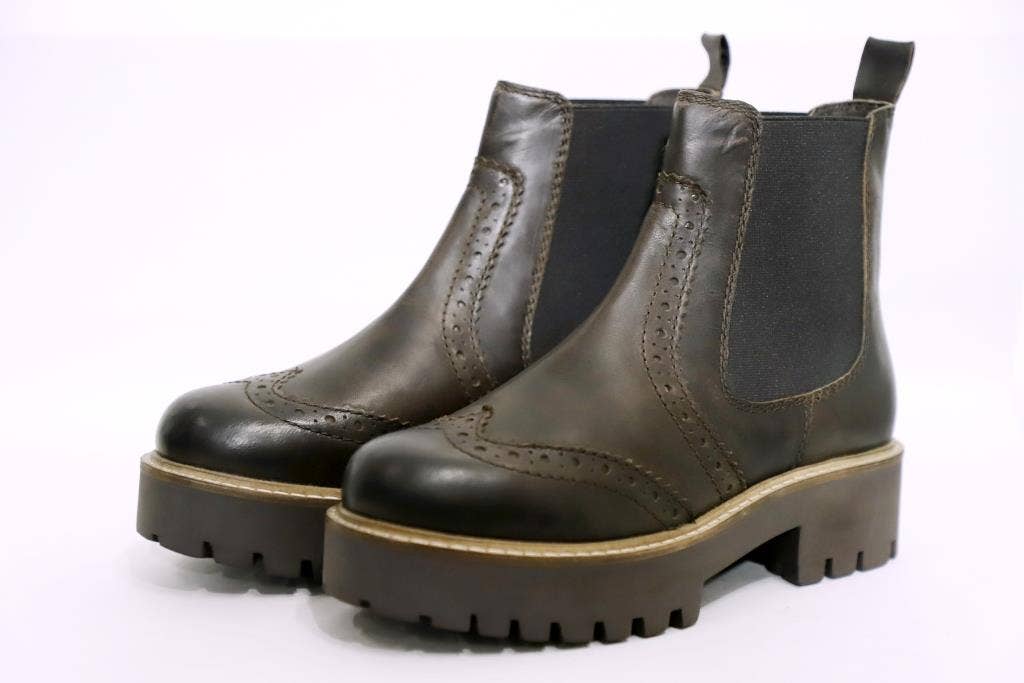 Emma Chelsea Leather Bootie - Brown Oxford