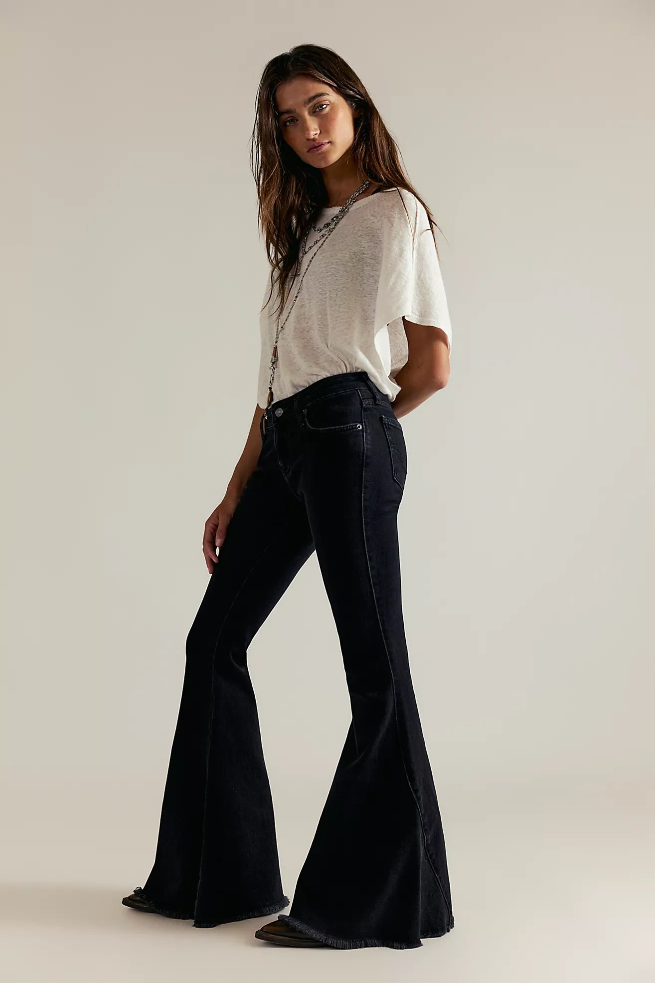 Emre Low-Rise Flare Jeans - Black Orchid