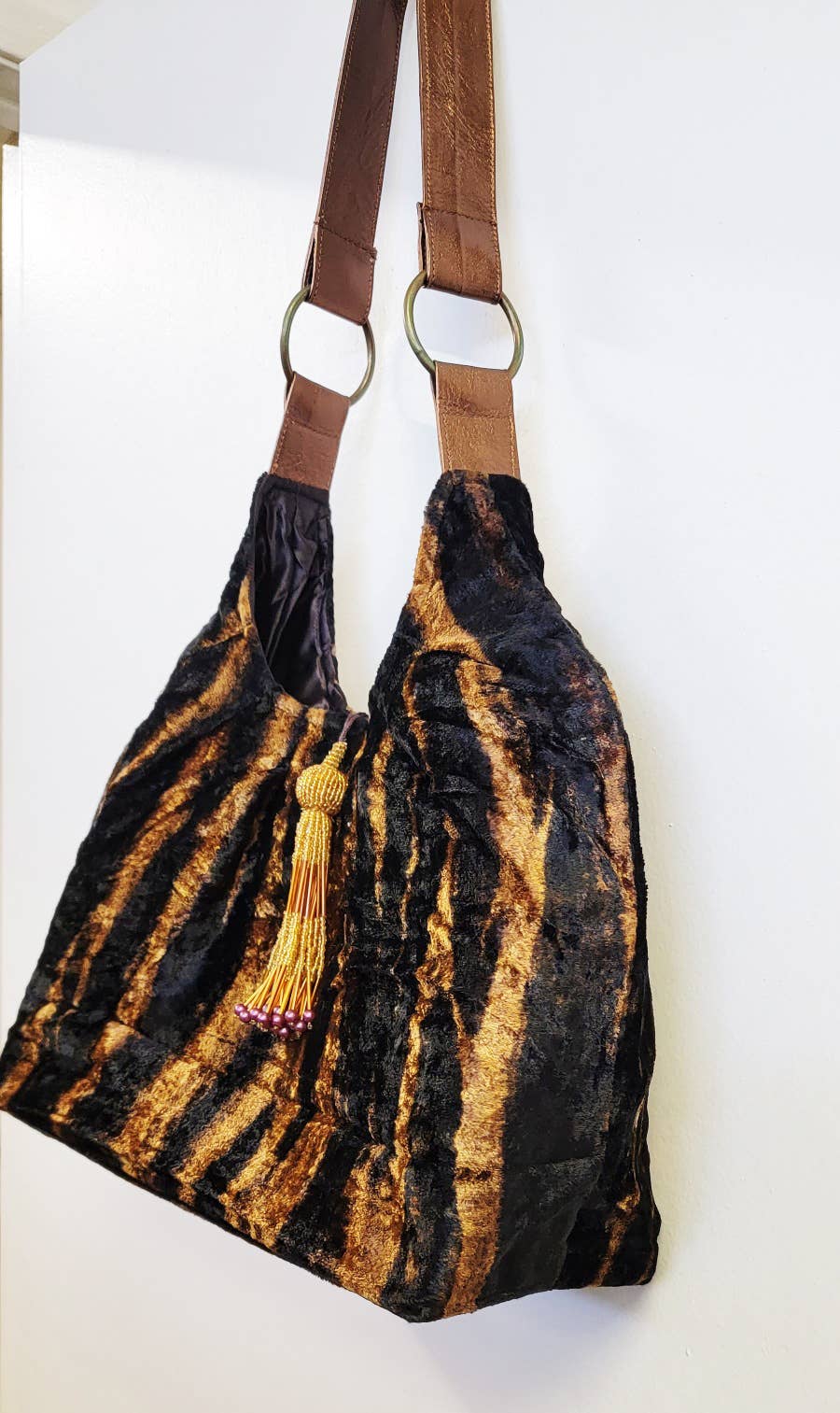 VELVET HOBO TOTE BAG - BROWN