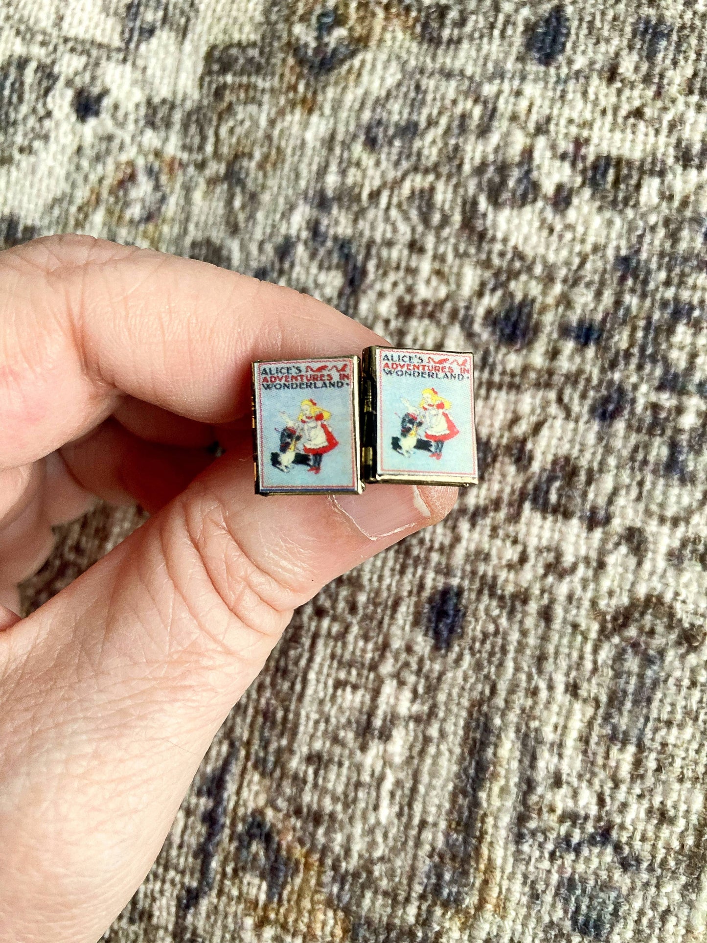 Post Earrings Book Locket Alice In Wonderland- Grey