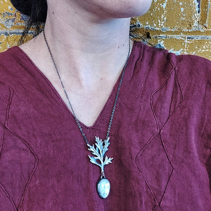 A Mugwort Pearlescent Lady Necklace - 18"