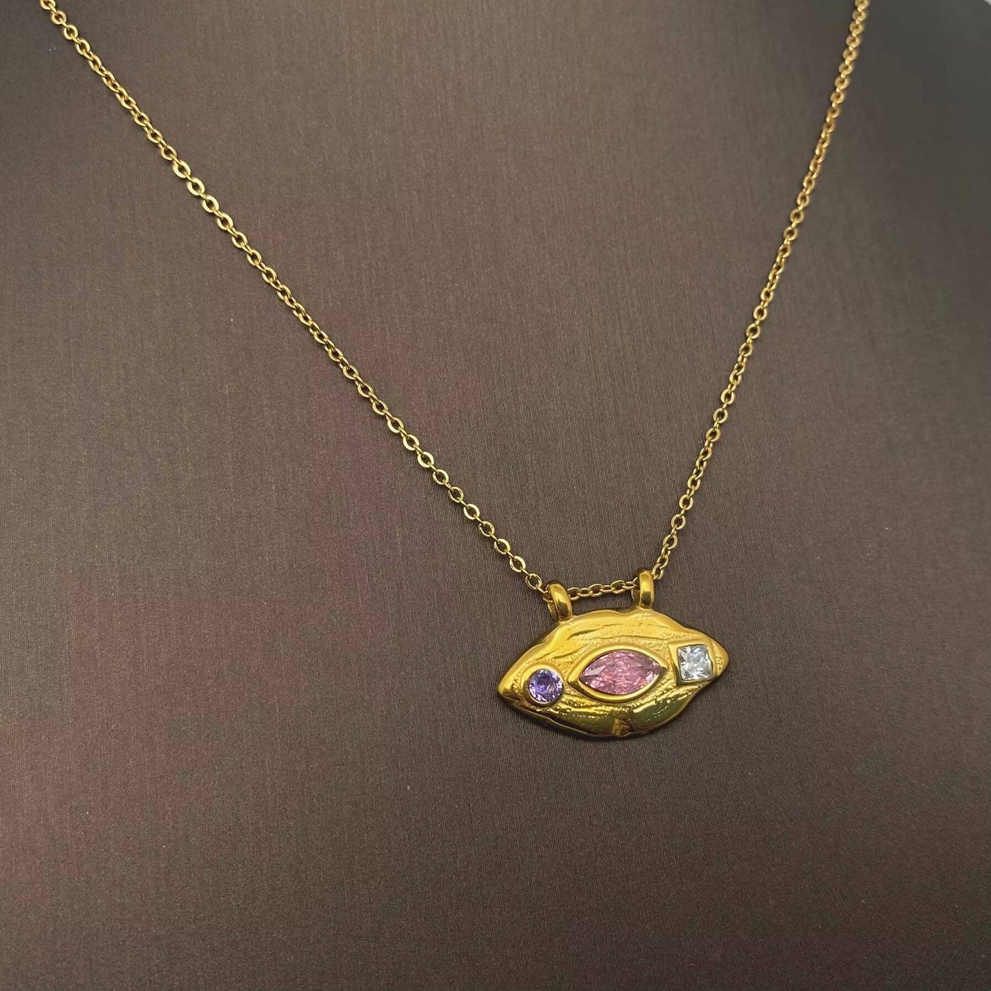 Inlaid Zircon Lip Shape Charm Necklace