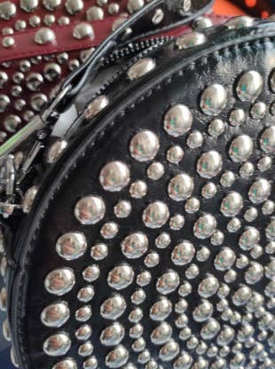 Round rivet bag funny pack - Black