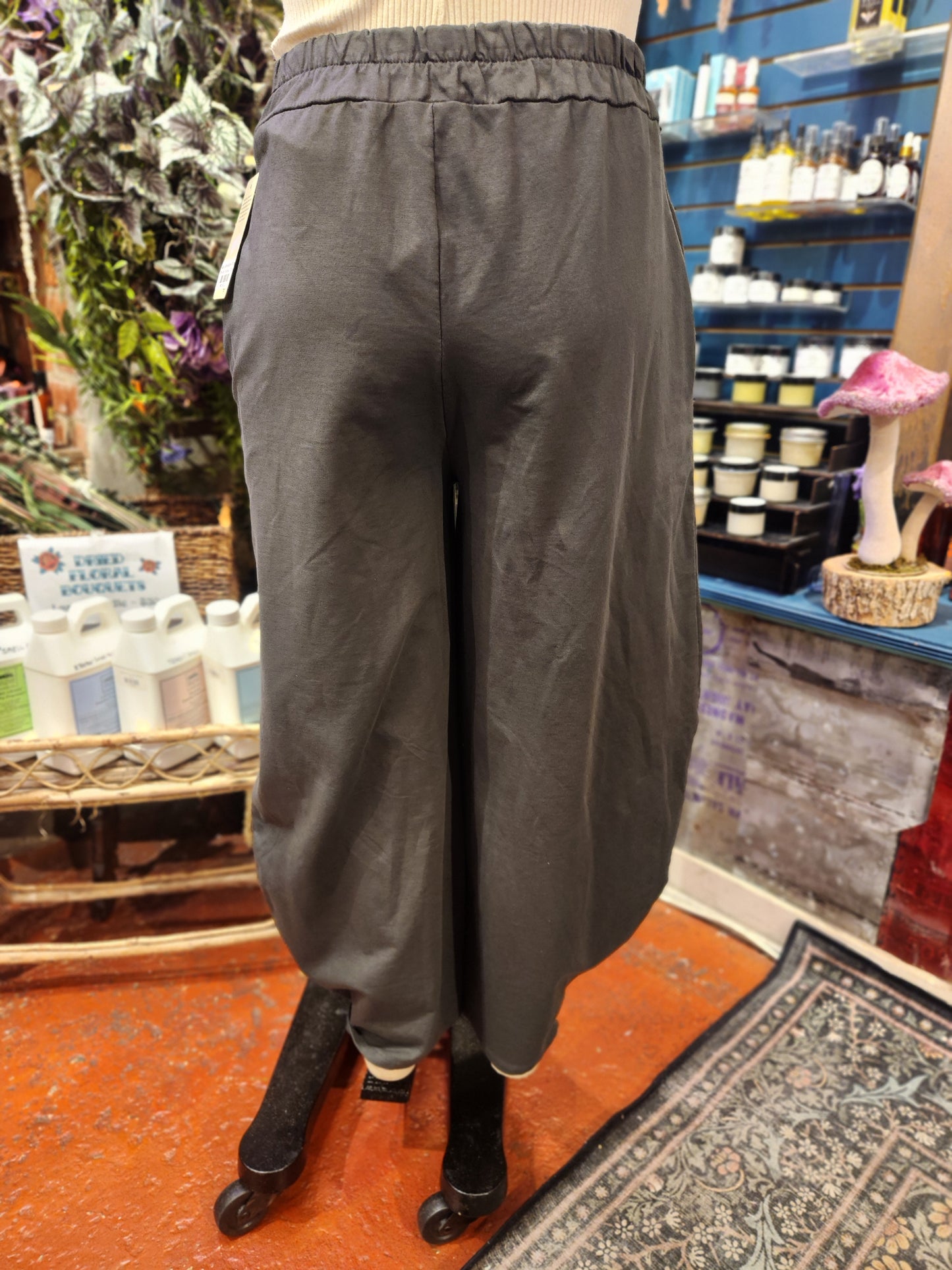 Saga Genie Barrel Pants
