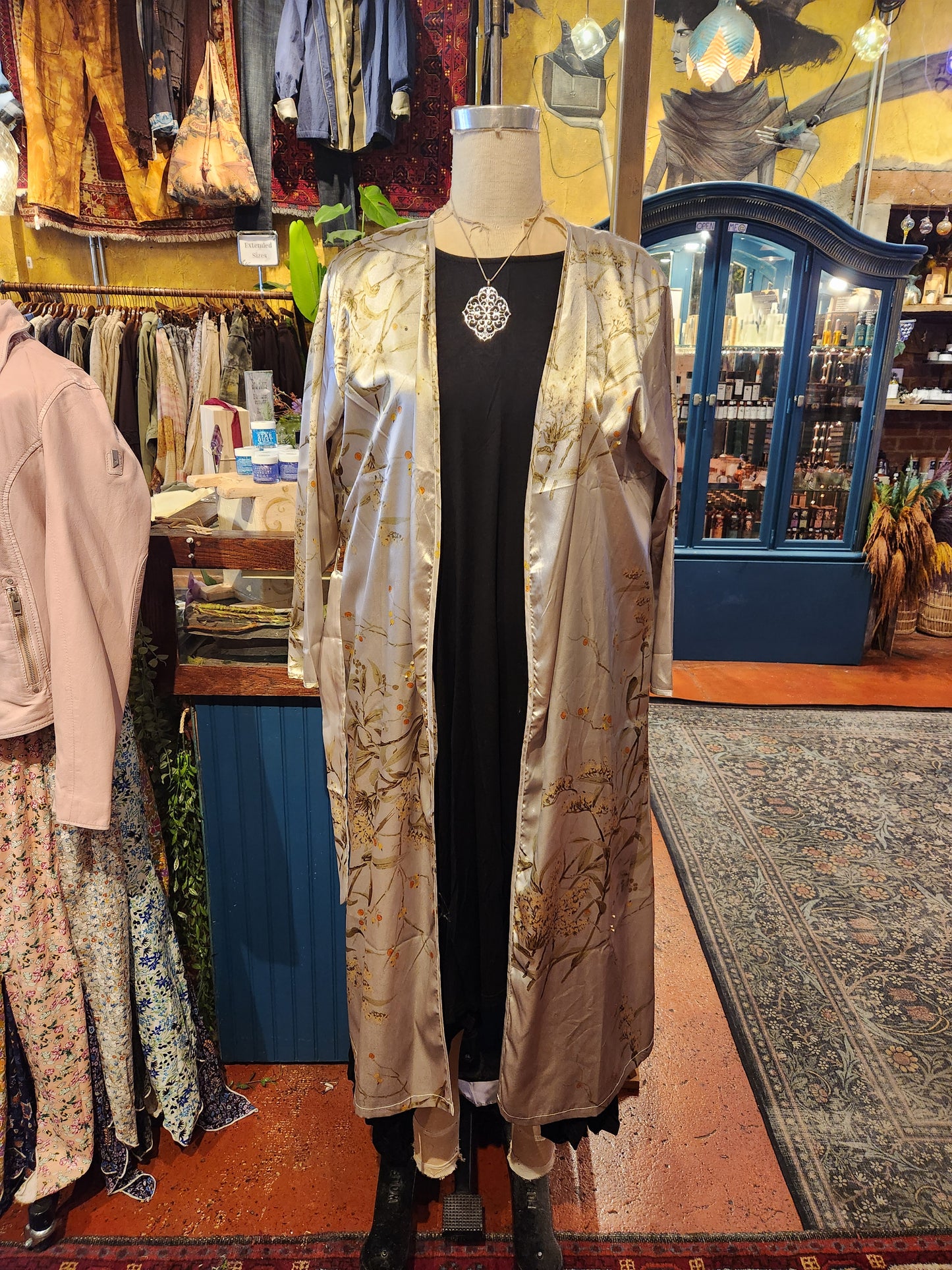 Vintage Women in Tattoo A+Z Floral Robe - Laura Bruce