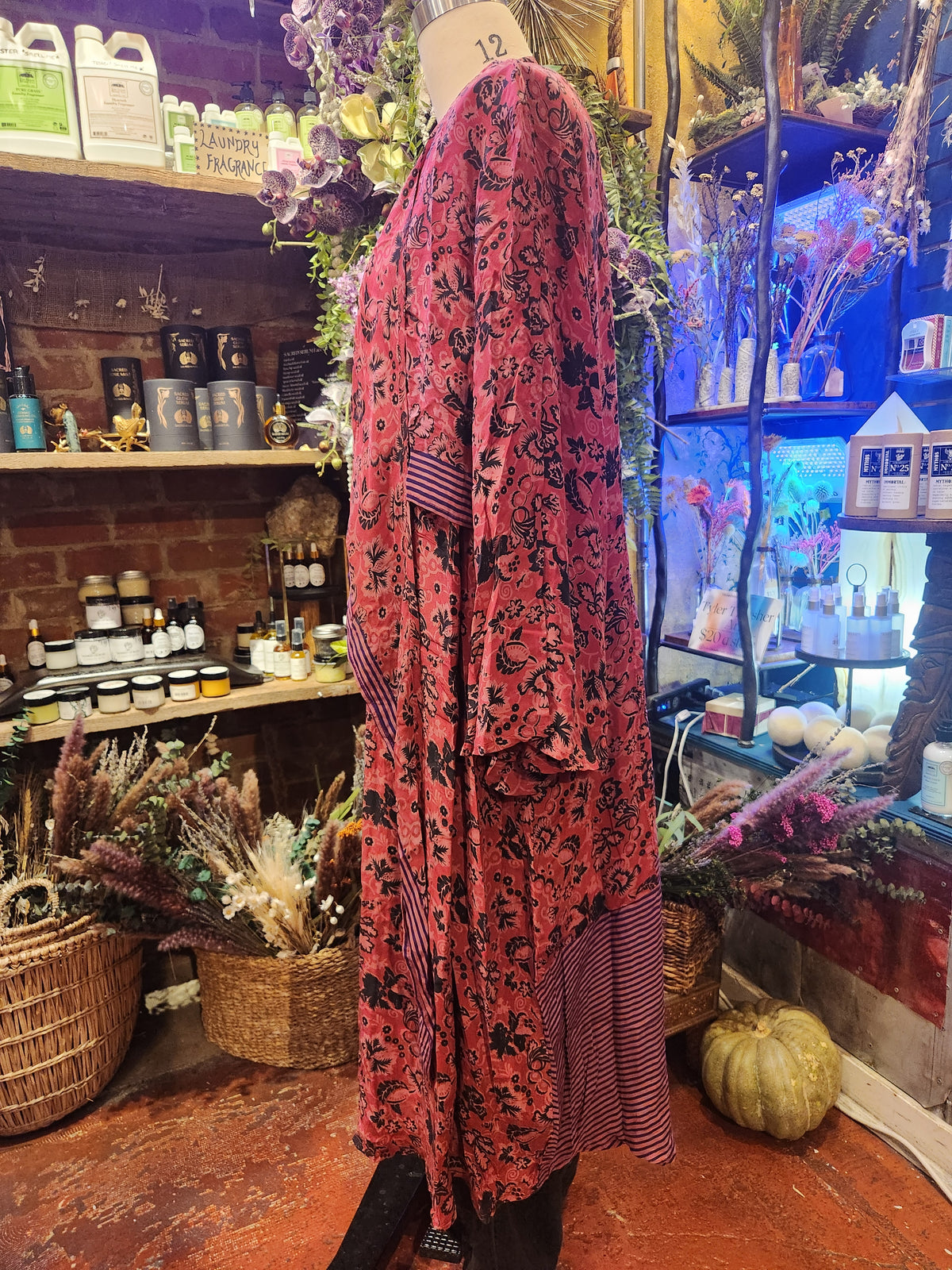 Crepe Sari Spellbound Kimono 0926 010