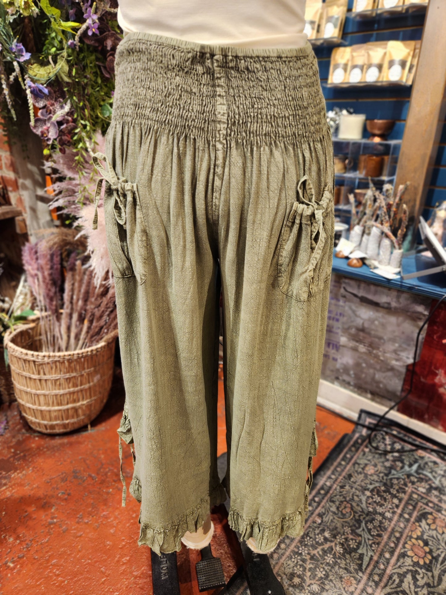 OLIVE-You Ruffle Pants