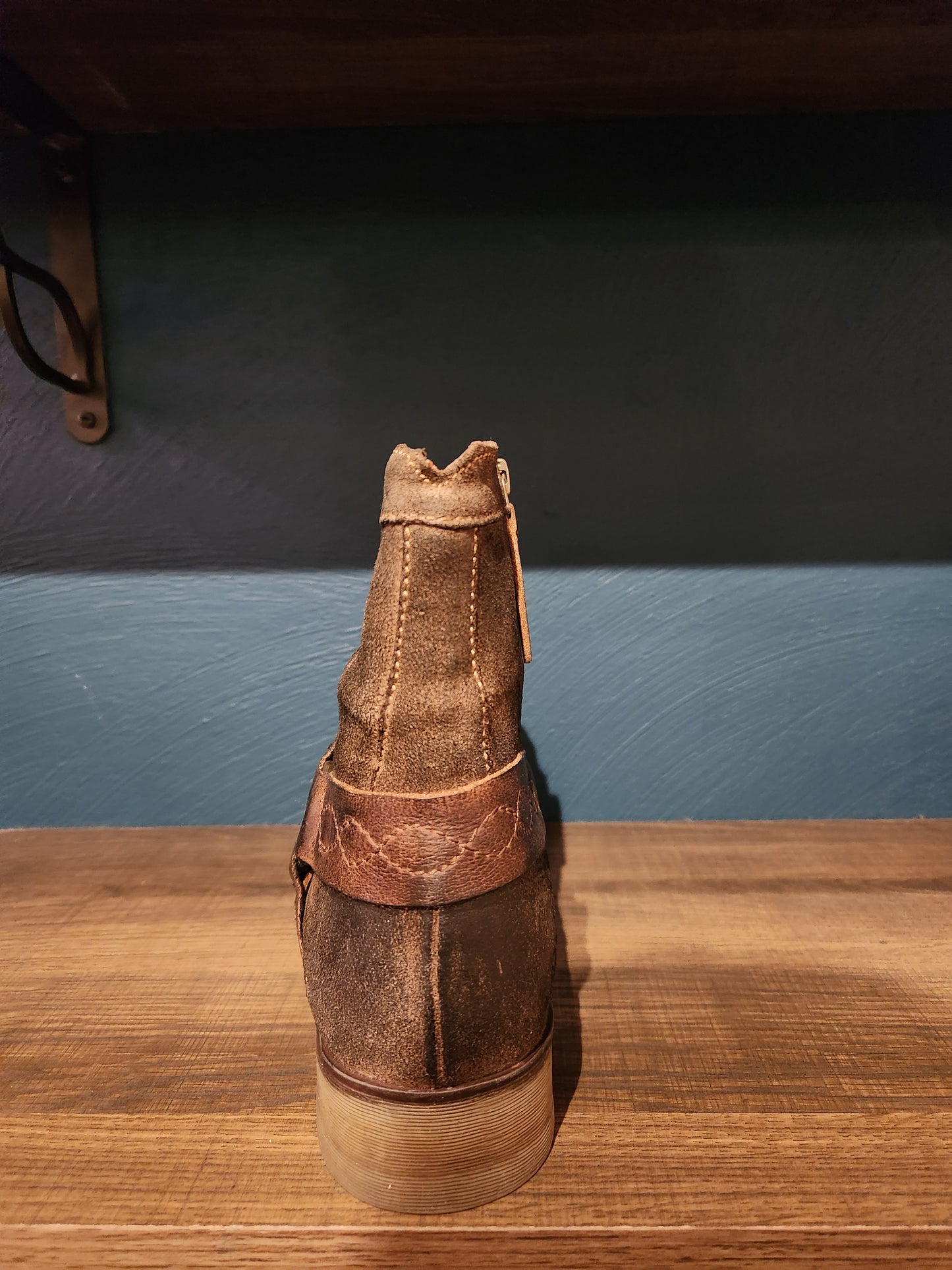 Colton V - Brown Valour Tan Greenland