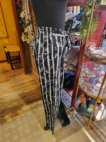Cropped Black & White Wide Leg Pants