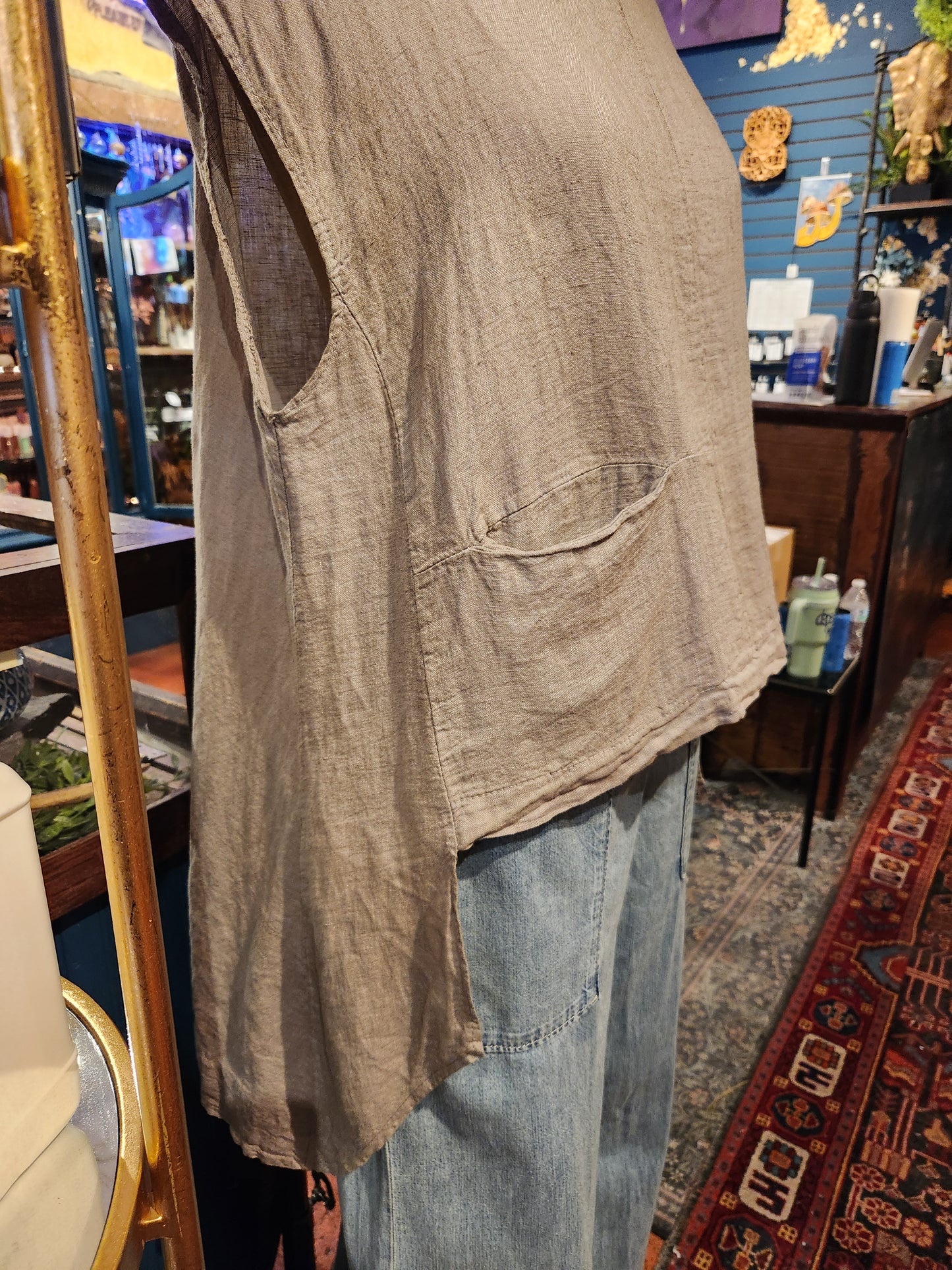 Muscle Sleeve One Pocket Hi-Lo Top