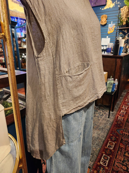 Muscle Sleeve One Pocket Hi-Lo Top