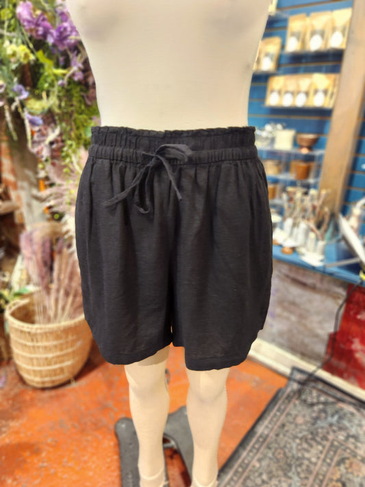 Ihinno Linen Blend Shorts