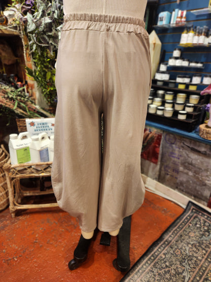 Saga Genie Barrel Pants
