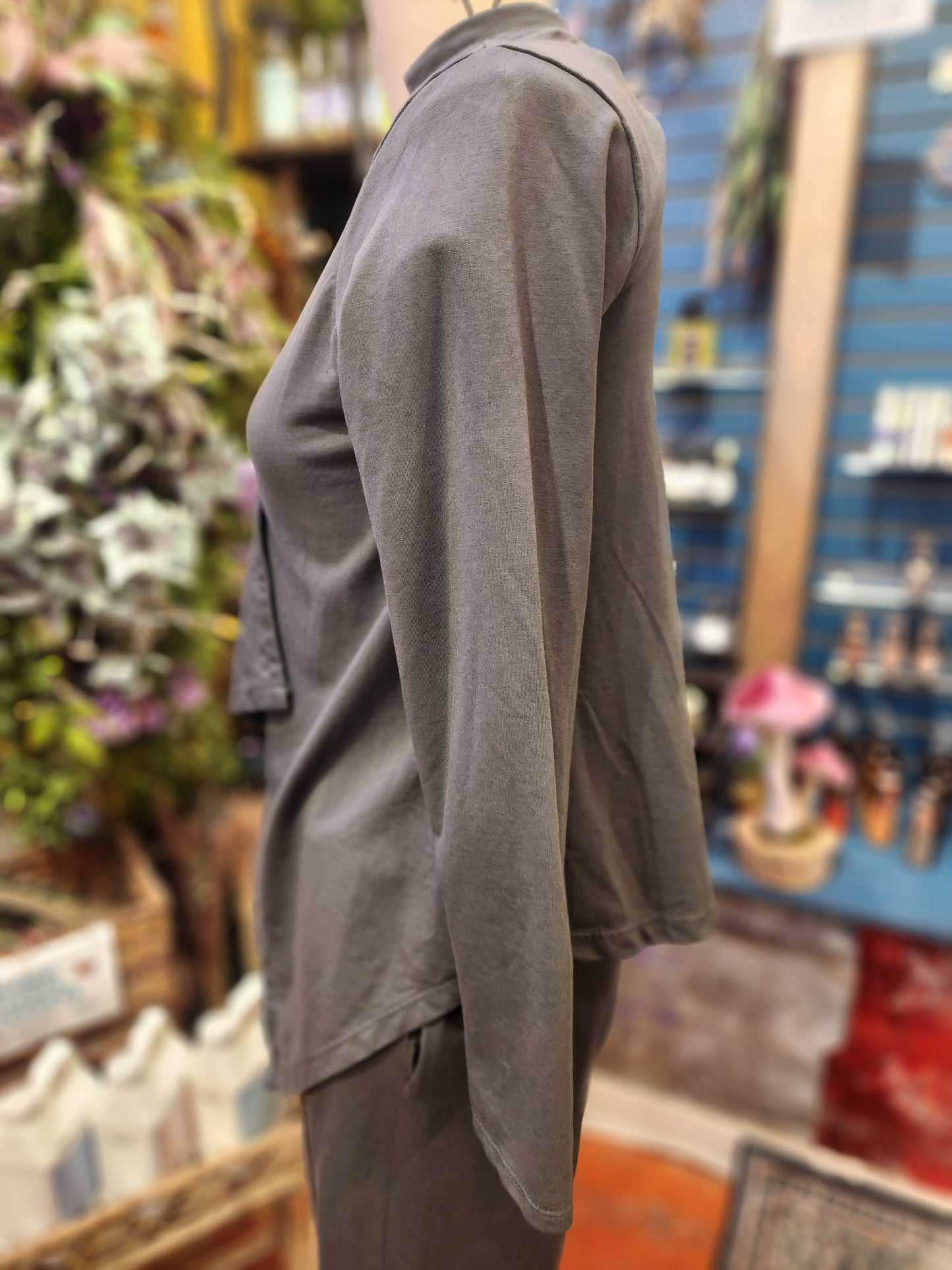 Saga Asymmetrical Top