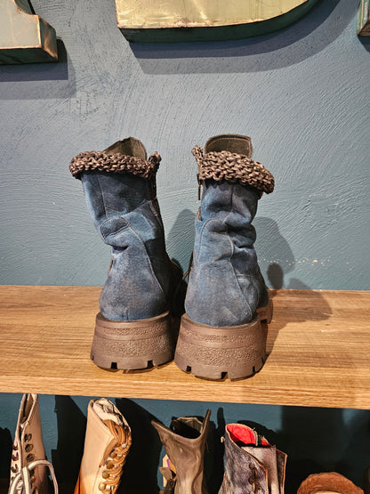 Jason Boot - Blue