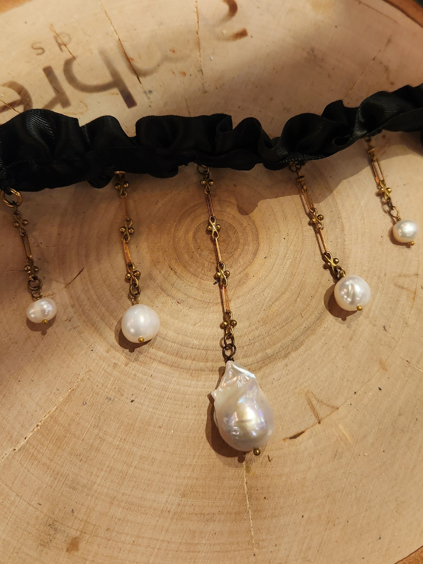 Claudette Pearl Choker