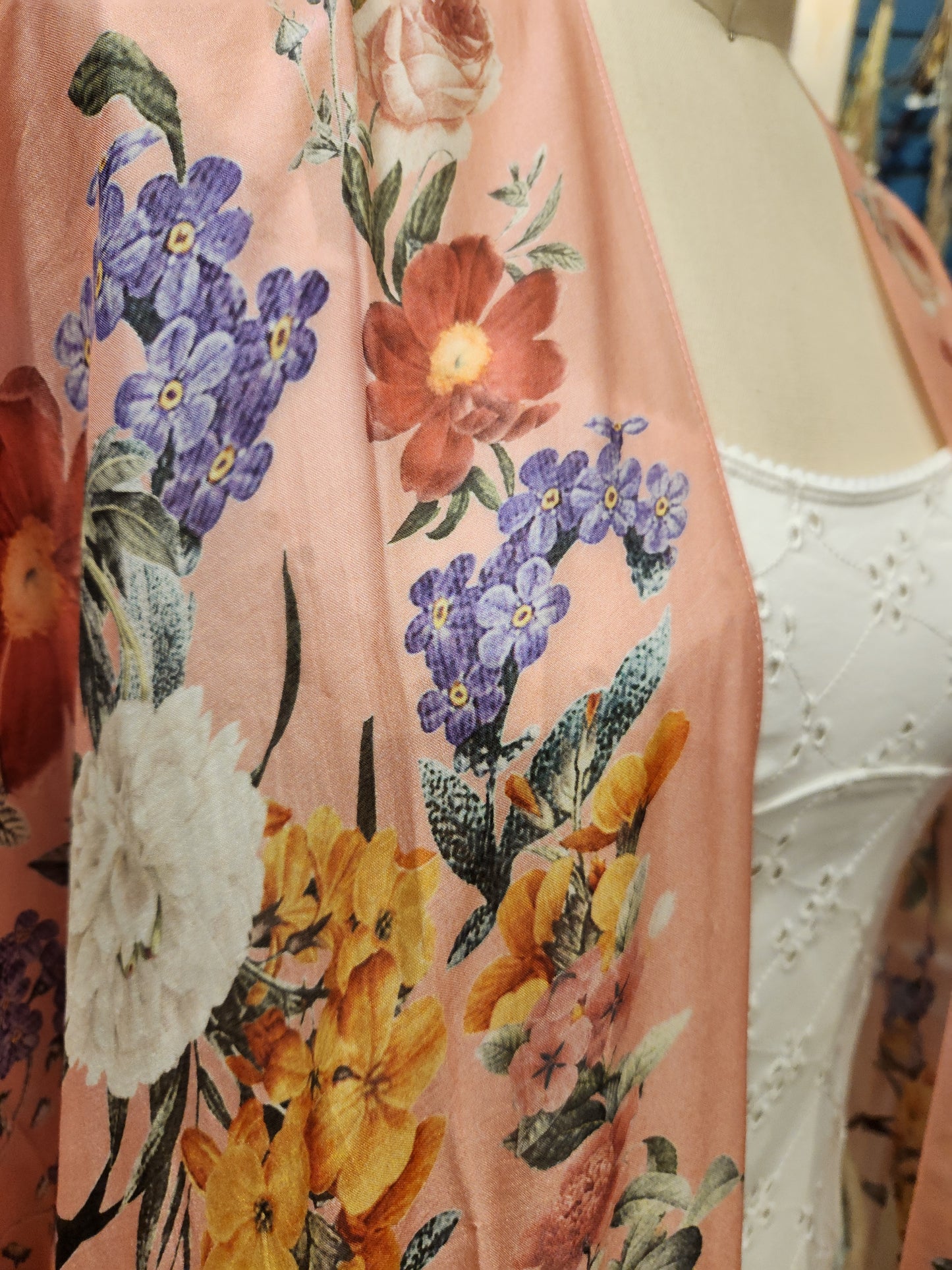 Softness Blooms KImono (one size )