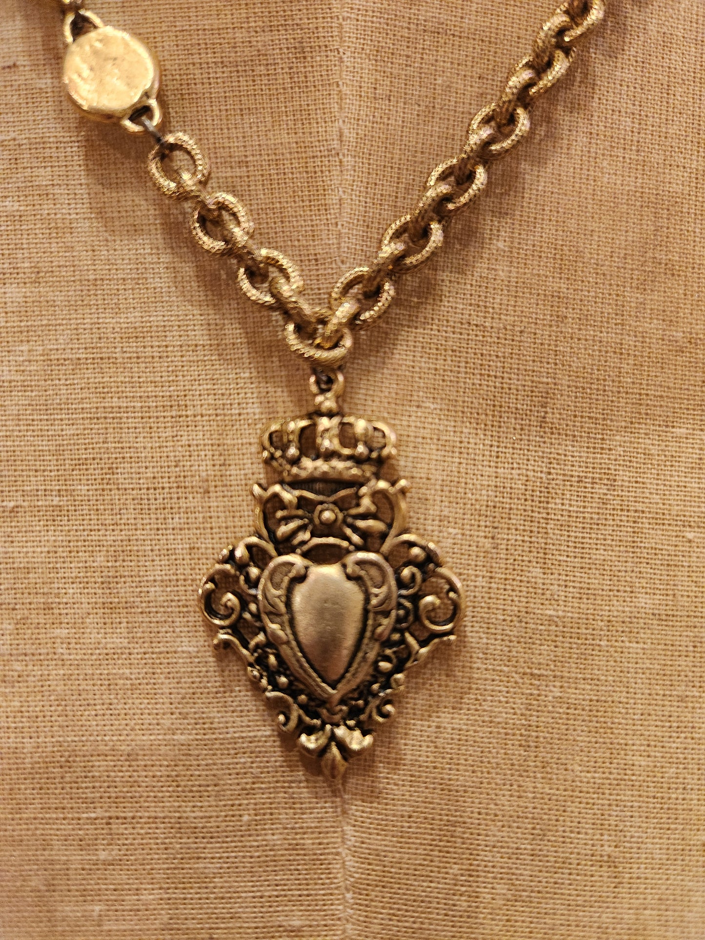 Queen of Hearts Vintage Reproduction - Gold Plated