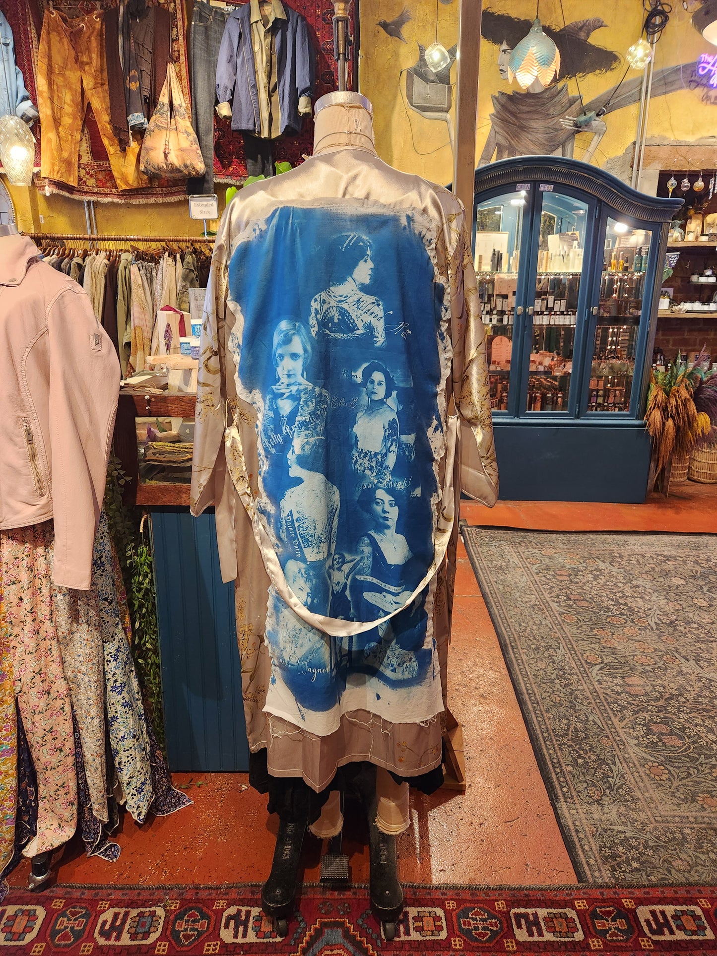 Vintage Women in Tattoo A+Z Floral Robe - Laura Bruce