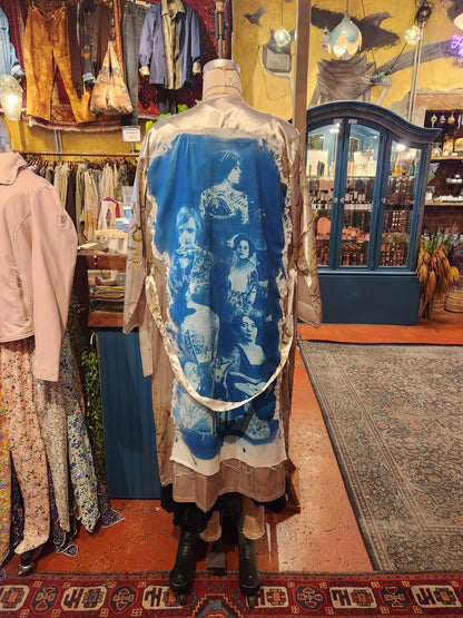 Vintage Women in Tattoo A+Z Floral Robe - Laura Bruce
