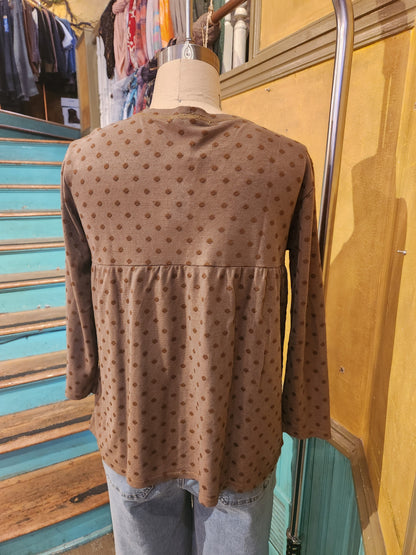 Long sleeve ruched back top-coconut-polka dot