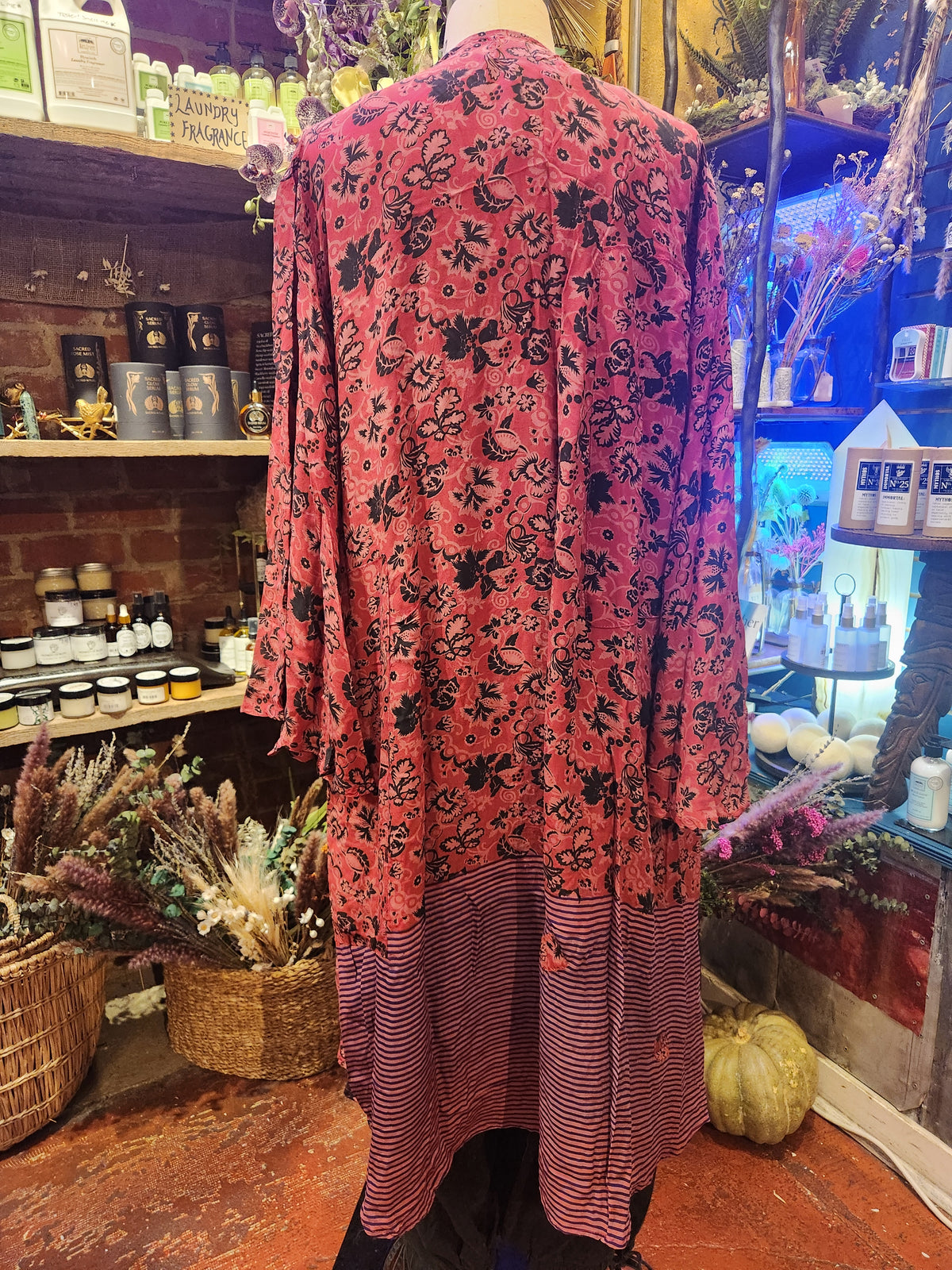 Crepe Sari Spellbound Kimono 0926 010