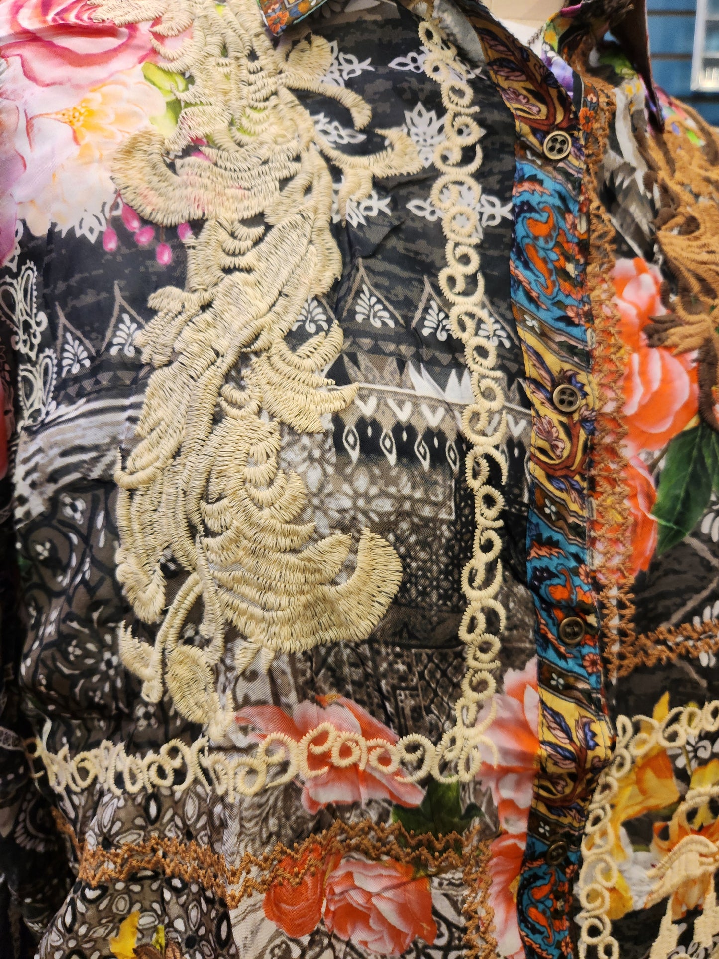 Touch of Tiki Button Top