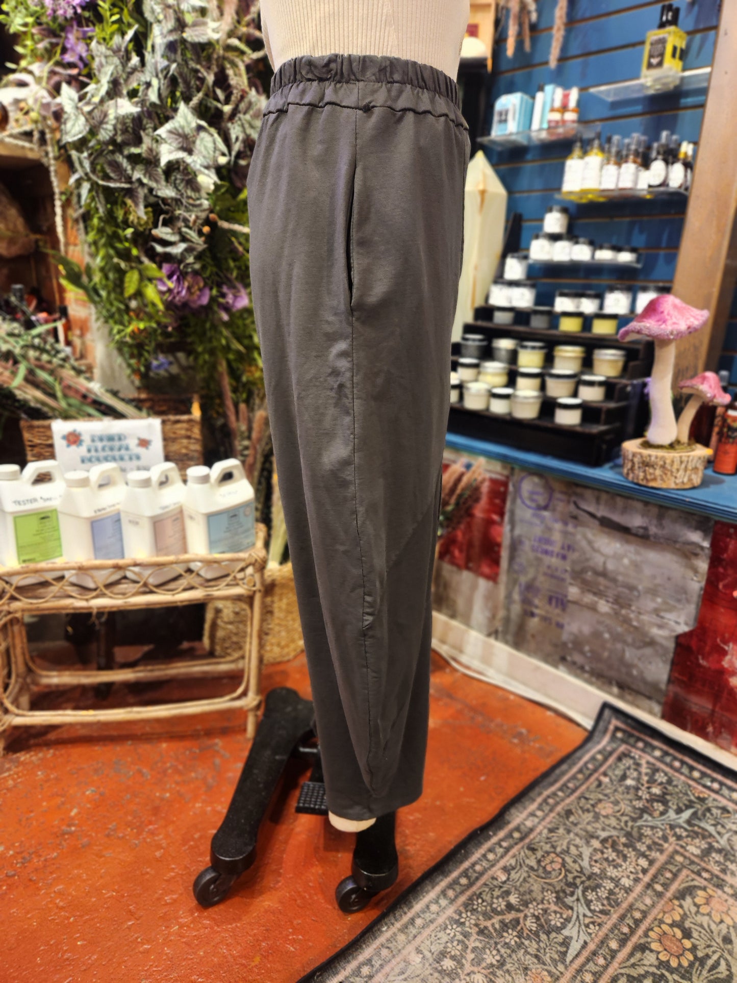 Saga Genie Barrel Pants