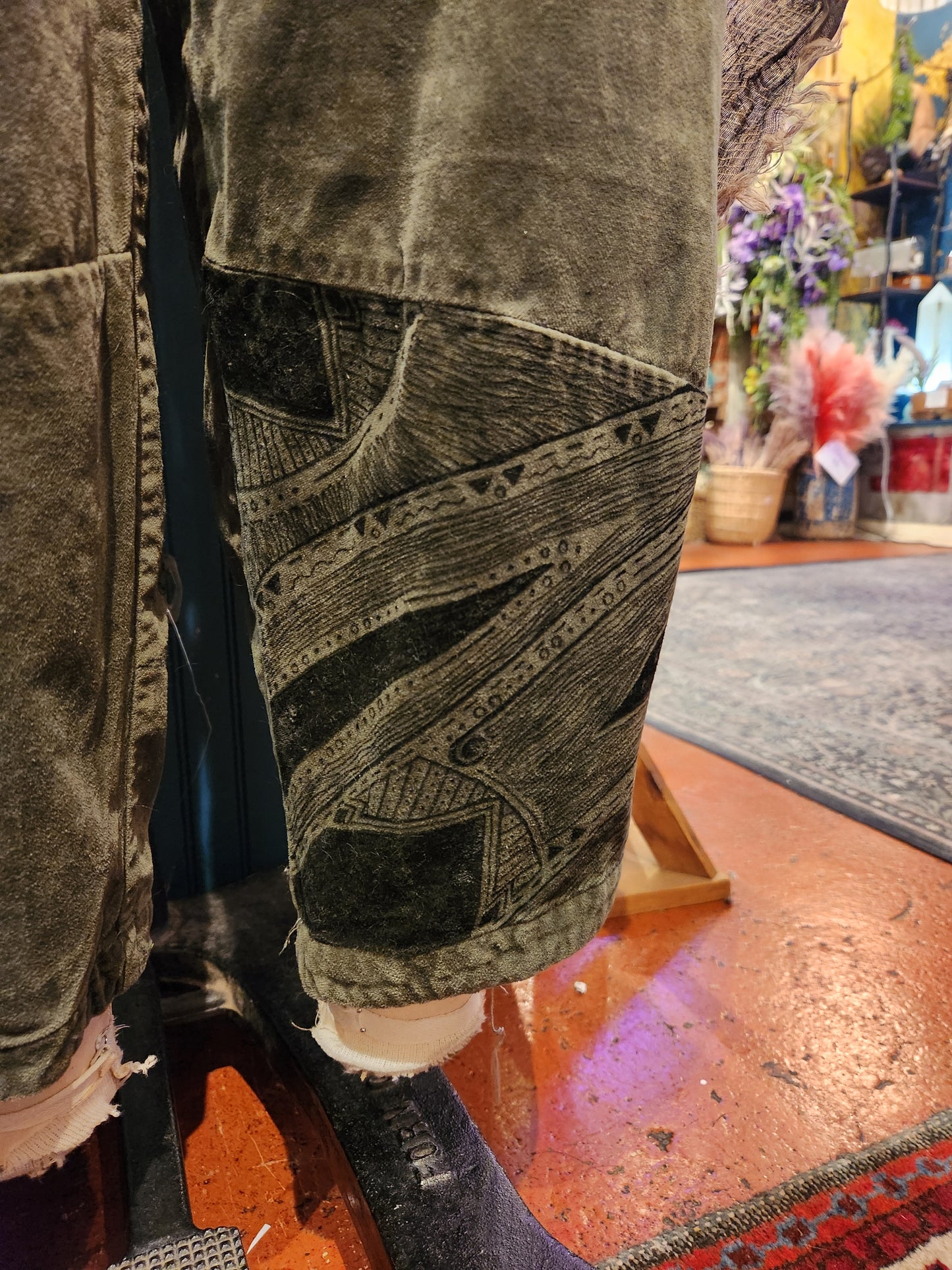 Fly Away Cutloose Velvet Pant - Vaylmith